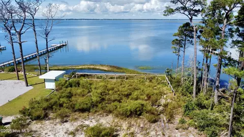 980 Crow Hill Rd, Beaufort, NC 28516