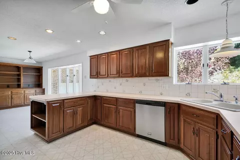 Kitchen - 116 Olde Point Rd, Hampstead, NC 28443 photo 2 of 2