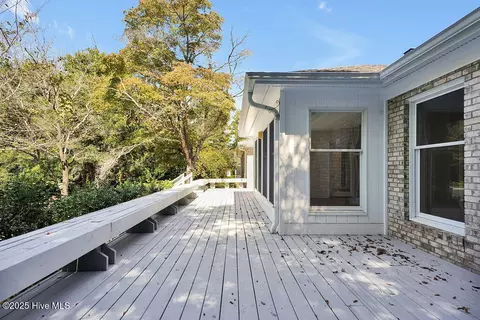 Exterior - 116 Olde Point Rd, Hampstead, NC 28443 photo 6 of 9