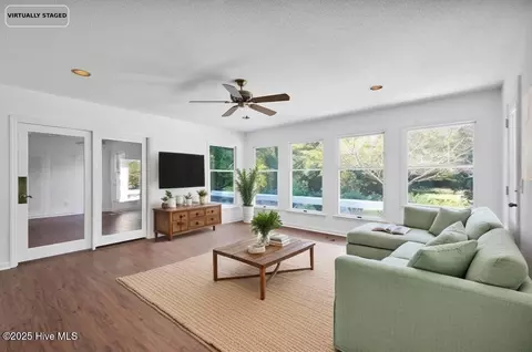 Living - 116 Olde Point Rd, Hampstead, NC 28443 photo 6 of 8