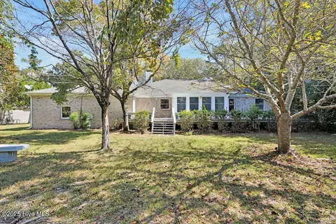 Exterior - 116 Olde Point Rd, Hampstead, NC 28443 photo 8 of 9