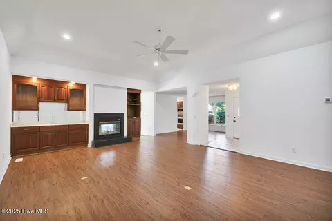 Living - 116 Olde Point Rd, Hampstead, NC 28443 photo 2 of 8