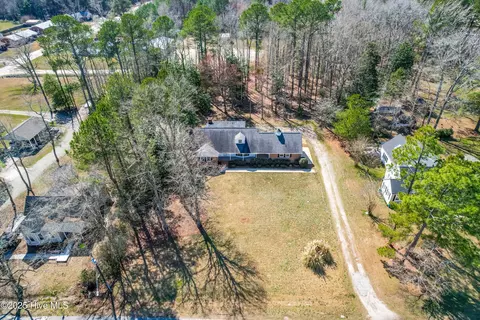 411 E 2nd St, Kenly, NC 27542
