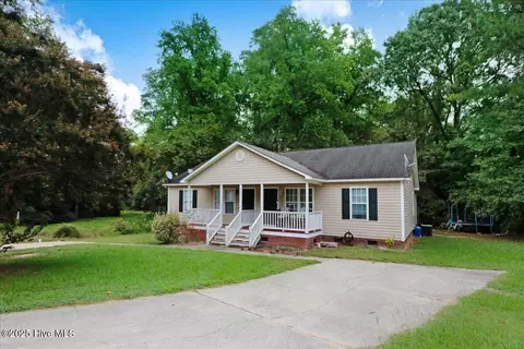 158 Creekside Dr, Four Oaks, NC 27524