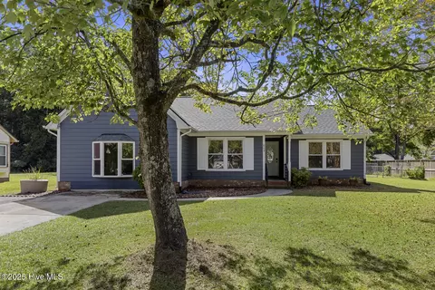 609 Mallard Dr, Jacksonville, NC 28540