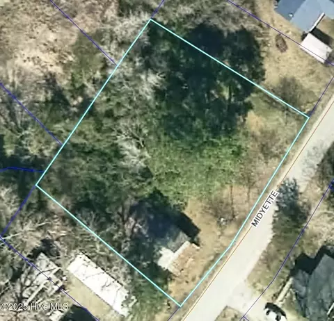 905 Midyette St, Oriental, NC 28571
