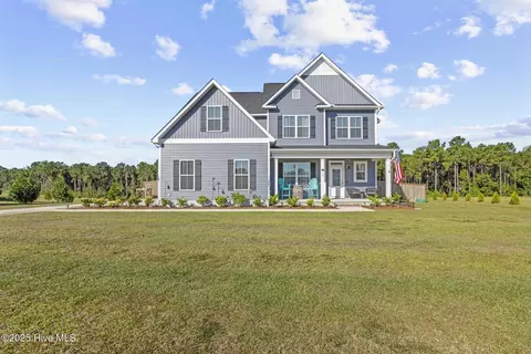136 High Tide Dr, Peletier, NC 28584