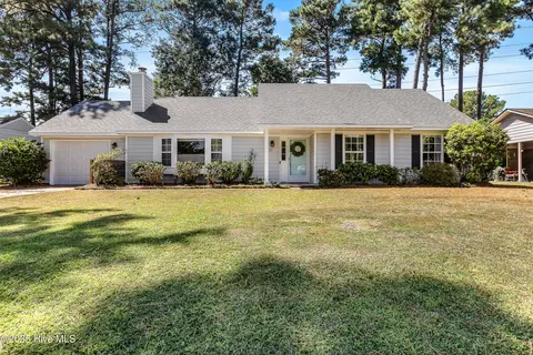 121 Silver Leaf Dr, Jacksonville, NC 28546