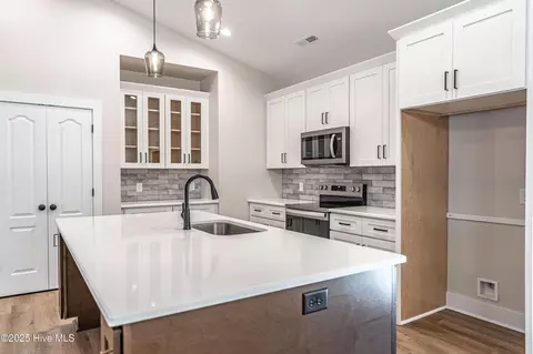 Kitchen - 115 Sandy Pl, Pinebluff, NC 28373 photo 2 of 5