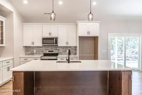 Kitchen - 115 Sandy Pl, Pinebluff, NC 28373 photo 4 of 5