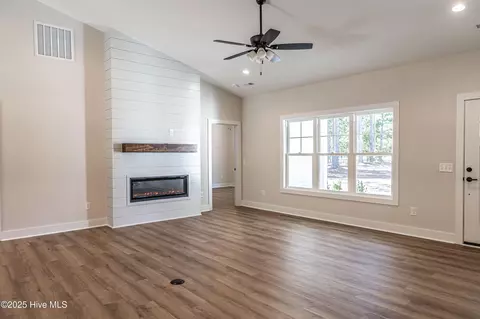 Living - 115 Sandy Pl, Pinebluff, NC 28373 photo 3 of 3