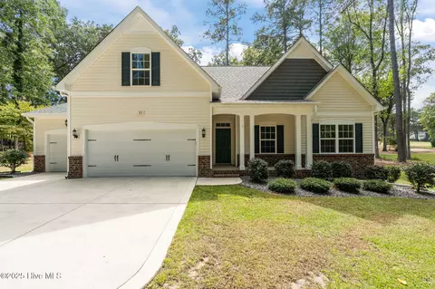 21 Ridge Rd, Foxfire Village, NC 27281