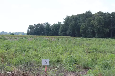 910 Whaley Rd, Kinston, NC 28501