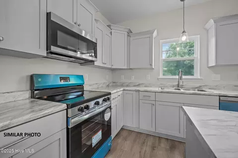 Kitchen - 417 Windermere Rd, Hubert, NC 28539 photo 2 of 2