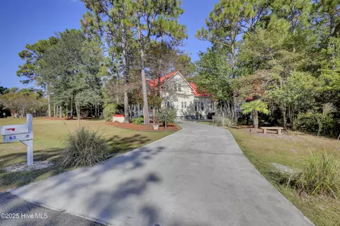 63 Royal Tern Dr, Hampstead, NC 28443