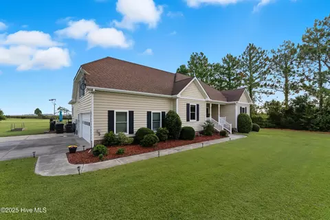 102 Bayshore Ct, Maple, NC 27956 photo 4