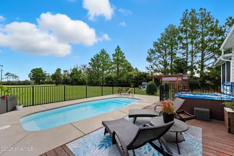 102 Bayshore Ct, Maple, NC 27956 photo 11