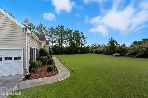 102 Bayshore Ct, Maple, NC 27956 photo 5
