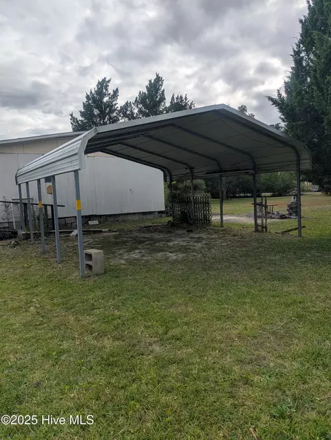 233 Pineview Rd, Richlands, NC 28574 photo 6