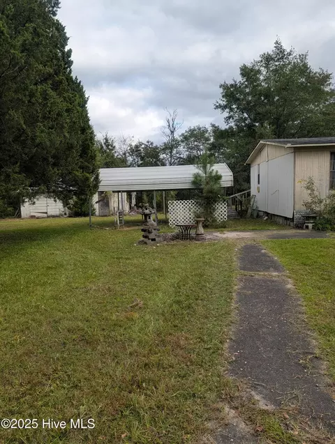 233 Pineview Rd, Richlands, NC 28574 photo 5