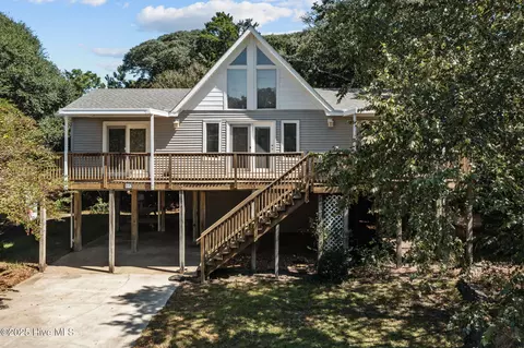 112 Page Pl, Emerald Isle, NC 28594