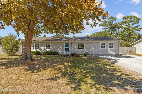 129 Bayberry Rd, Newport, NC 28570