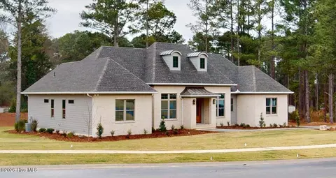 Exterior - 220 Paulson Ct, Pinehurst, NC 28374 photo 2 of 7