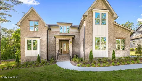 305 Sloan Ln, Pinehurst, NC 28374