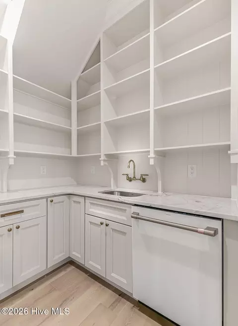 Kitchen - 305 Sloan Ln, Pinehurst, NC 28374 photo 10 of 11