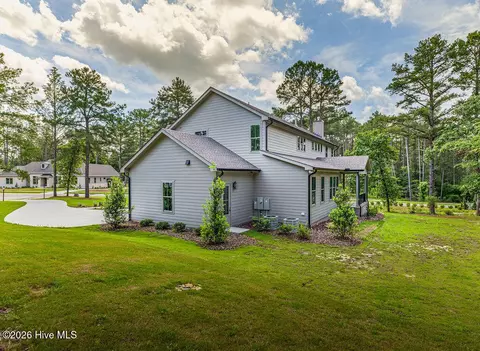 Exterior - 305 Sloan Ln, Pinehurst, NC 28374 photo 2 of 6