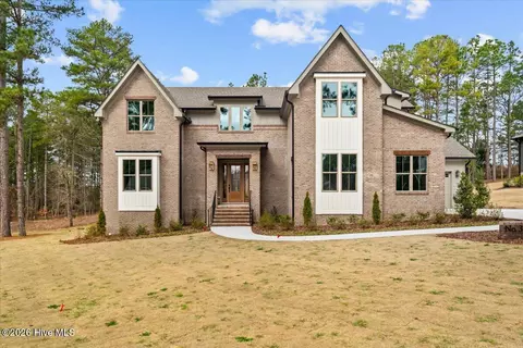 305 Sloan Ln, Pinehurst, NC 28374