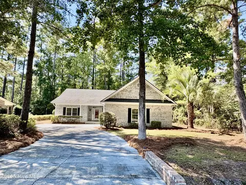 14 Bayberry Cir, Calabash, NC 28467