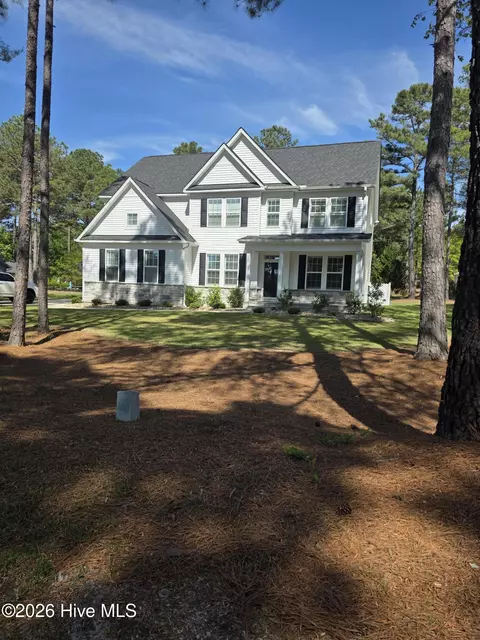 123 Winsford Cir, West End, NC 27376