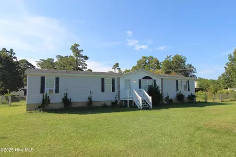 106 Taylor Farm Rd, Beaufort, NC 28516