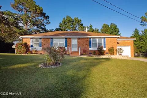 316 Birch Ct, Jacksonville, NC 28540