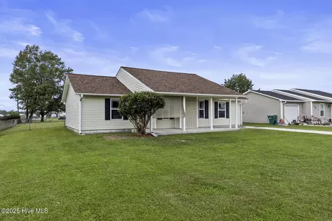 1402 Halltown Rd, Jacksonville, NC 28546