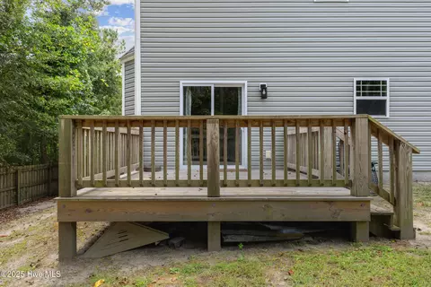 Exterior - 220 Hickory Ln, Hampstead, NC 28443 photo 7 of 8