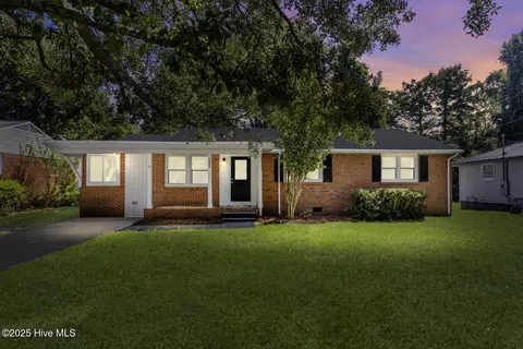 1004 River St, Jacksonville, NC 28540