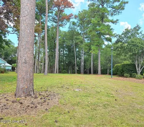 200 Bayside Dr, Cape Carteret, NC 28584
