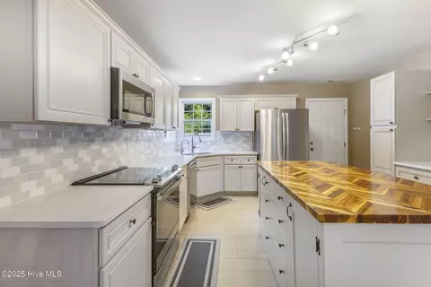 309 Masters Ln, Hampstead, NC 28443 photo 9