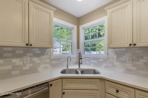 309 Masters Ln, Hampstead, NC 28443 photo 11