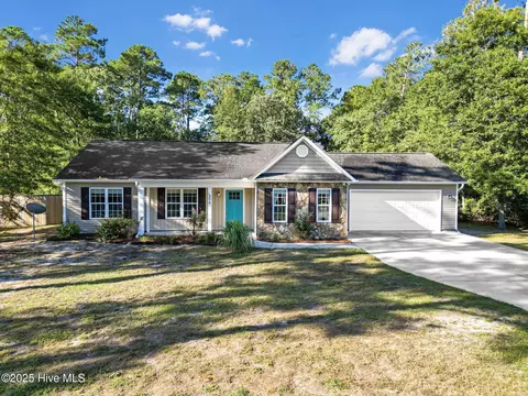 309 Masters Ln, Hampstead, NC 28443