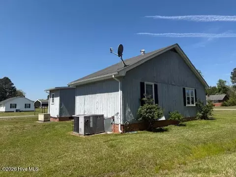Exterior - 106 White Oak Rd, Eure, NC 27935 photo 3 of 5