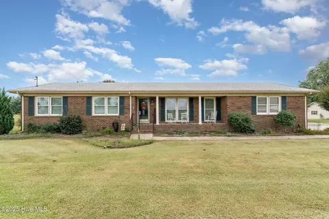111 Smith Dr, Broadway, NC 27505