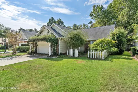 5107 Long Pointe Rd, Wilmington, NC 28409