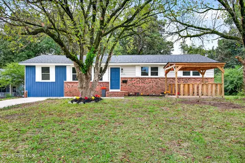 206 Regalwood Dr, Jacksonville, NC 28546