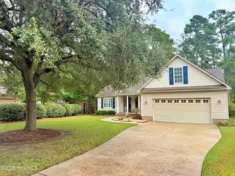 1005 Coral Reef Dr, New Bern, NC 28560