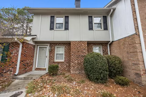 70 Barnes St, Greenville, NC 27858