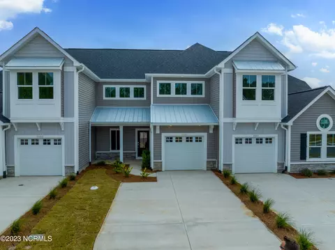 7447 Springwater Dr, Wilmington, NC 28411
