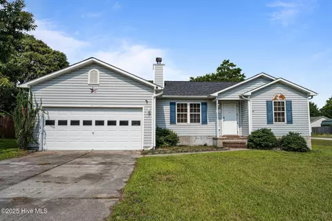 105 Linden Rd, Richlands, NC 28574